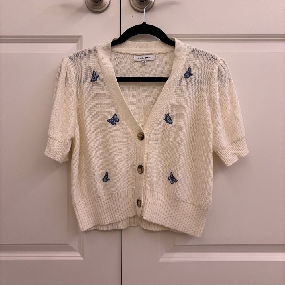 Short sleeved sweater